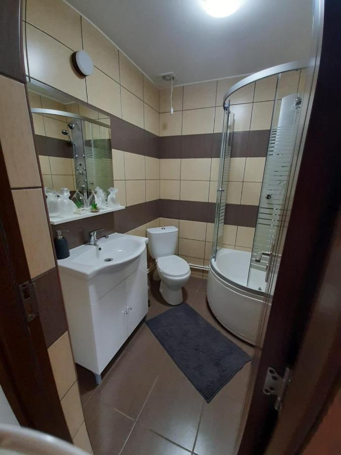 Serbeca Brosteni Esterno foto